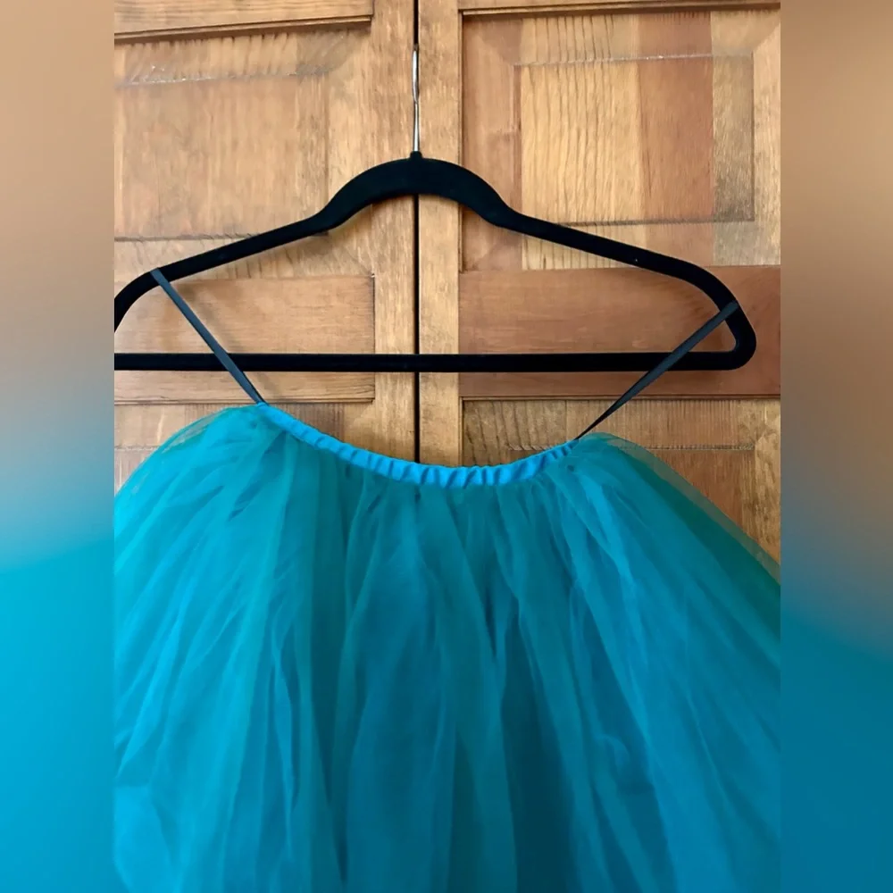 Green Revolution Child’s Sz M Blue/Green Tutu W/ Bow Accents Great for Costumes